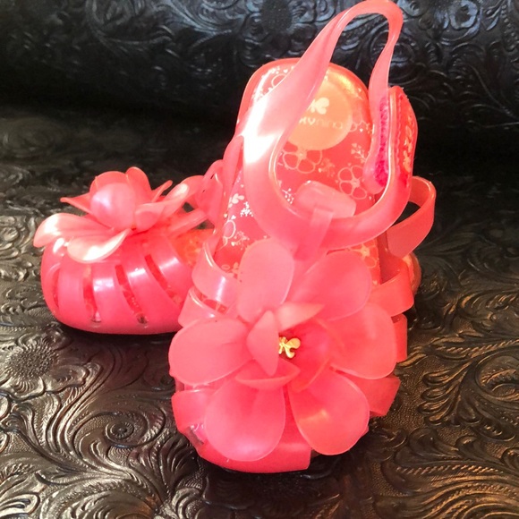 Sandals - Picture 2 of 4